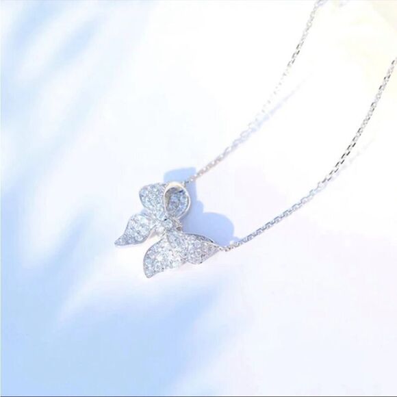 925 Sterling Silver Diamond  Bow Pendant Necklace New in Gift Box - Picture 5 of 7